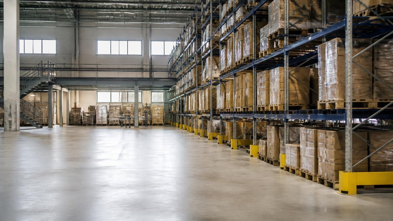 Magazzino con scaffalature portapallet